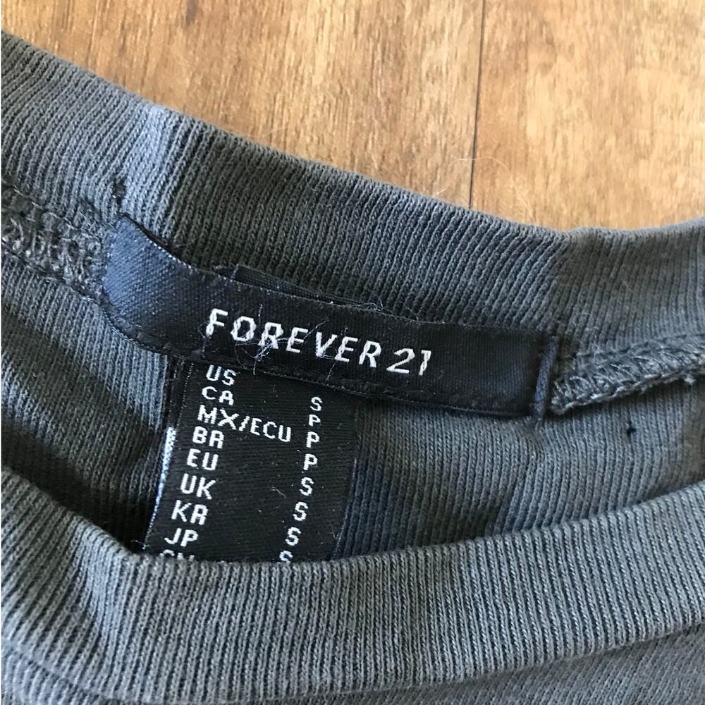 FOREVER 21 gray Tour 1977 basic strappy band rock tshirt top blouse - Picture 3 of 4